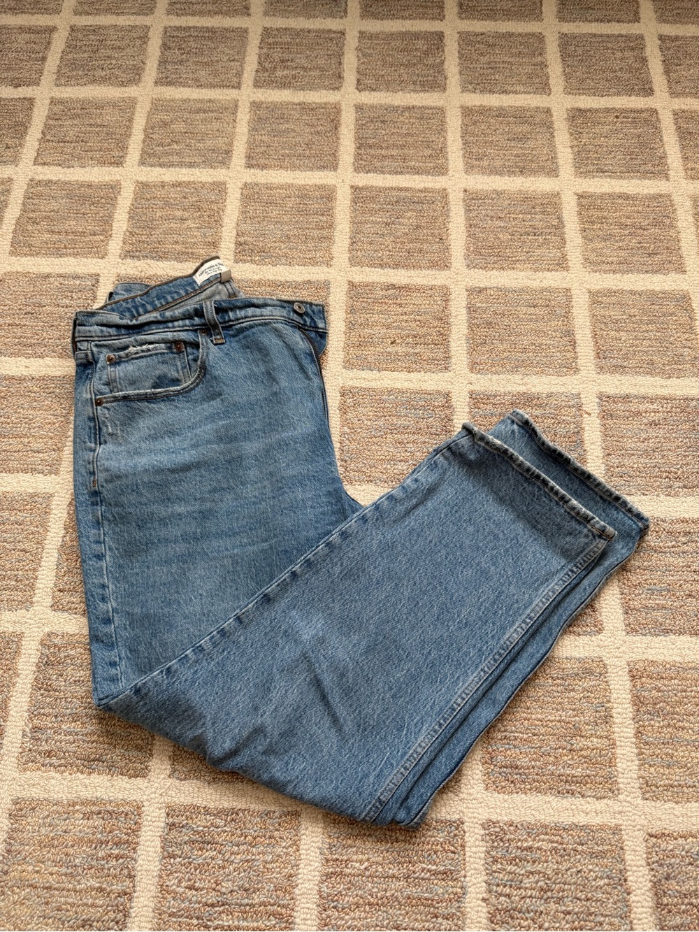 Abercrombie & Fitch High-Rise Straight Leg Jeans - Light Blue Denim